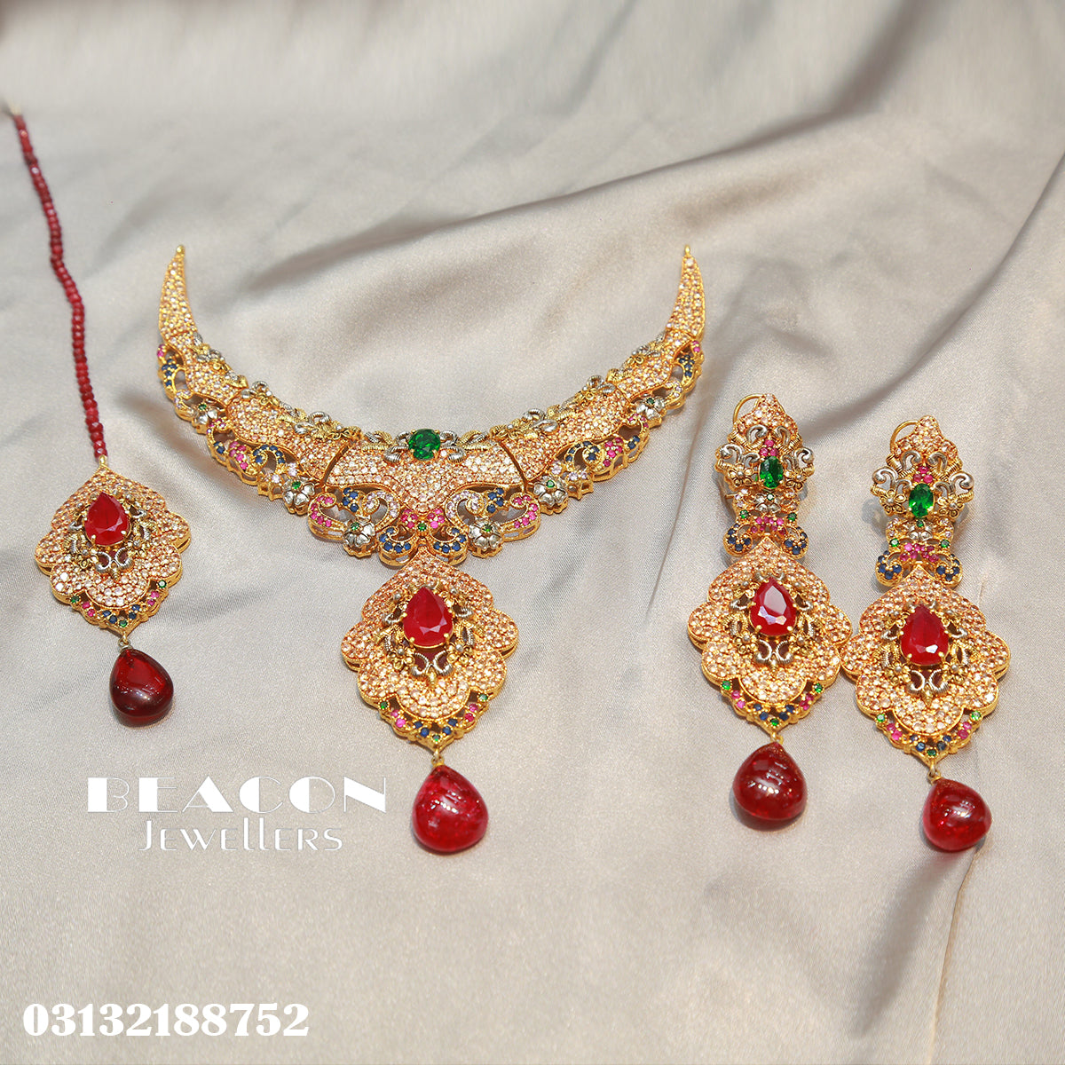 Necklace Set WIth Earrigns TIka