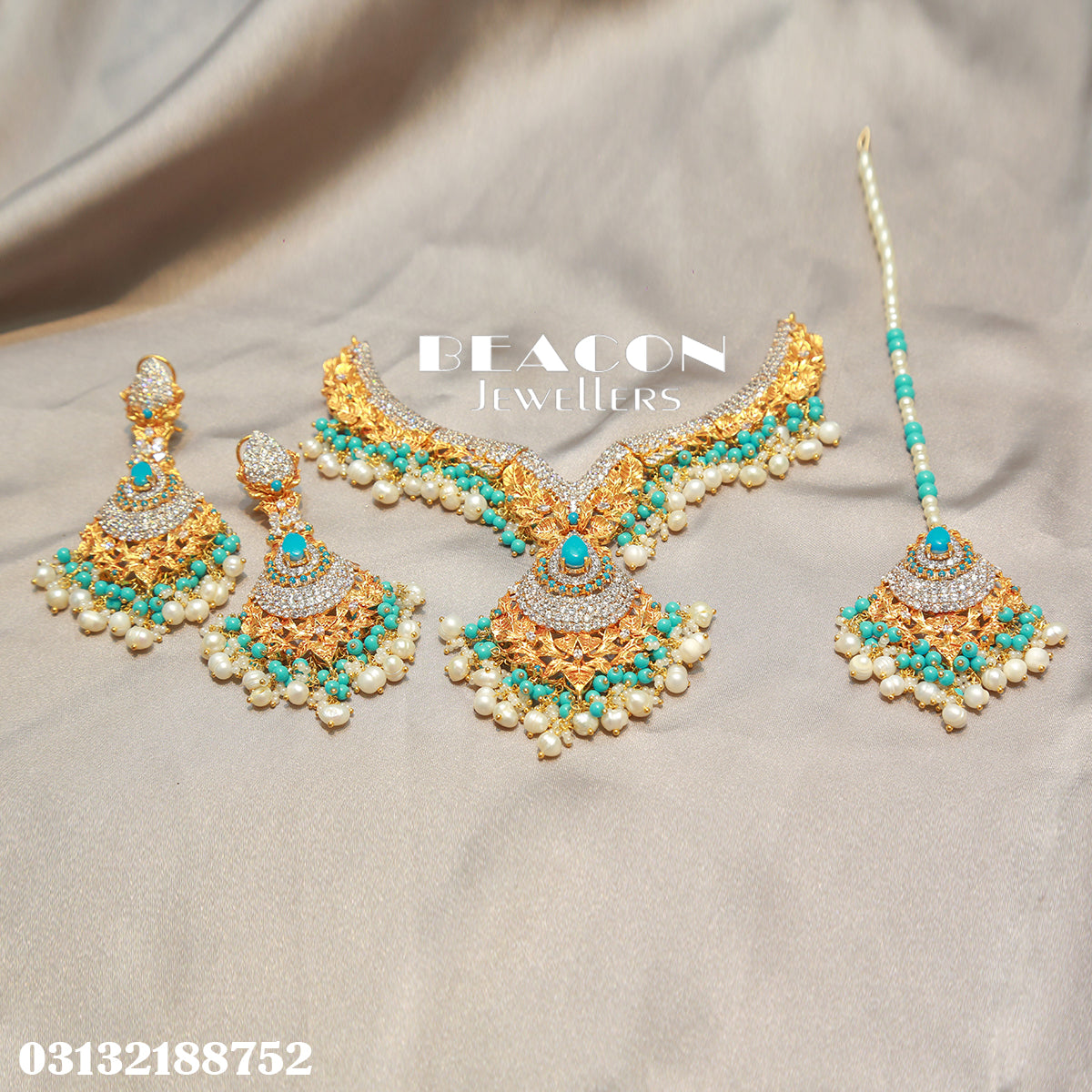Necklace Set in Feroza and Pearls
