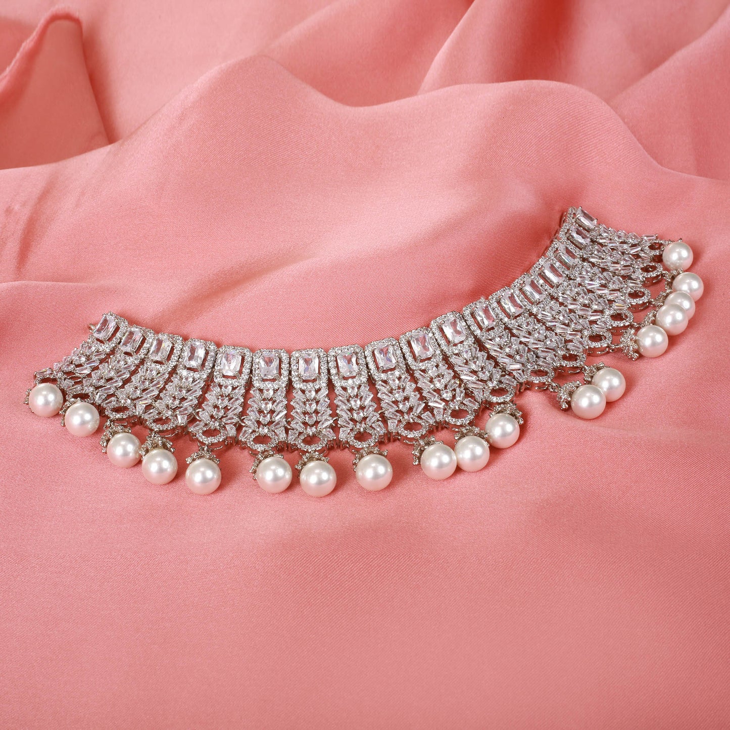 Necklace Set With Earrings Tika