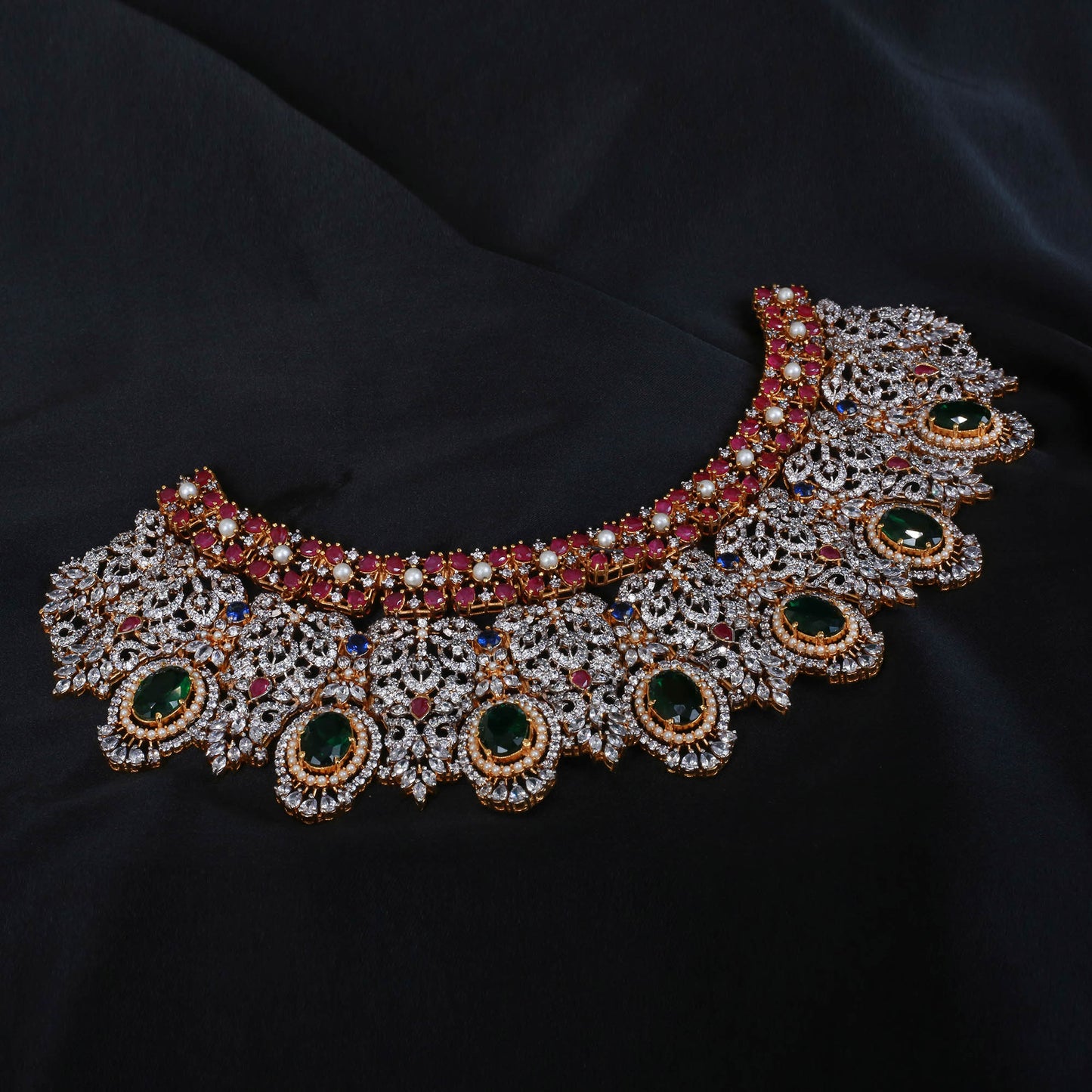 Necklace Set WIth Earrings Tika