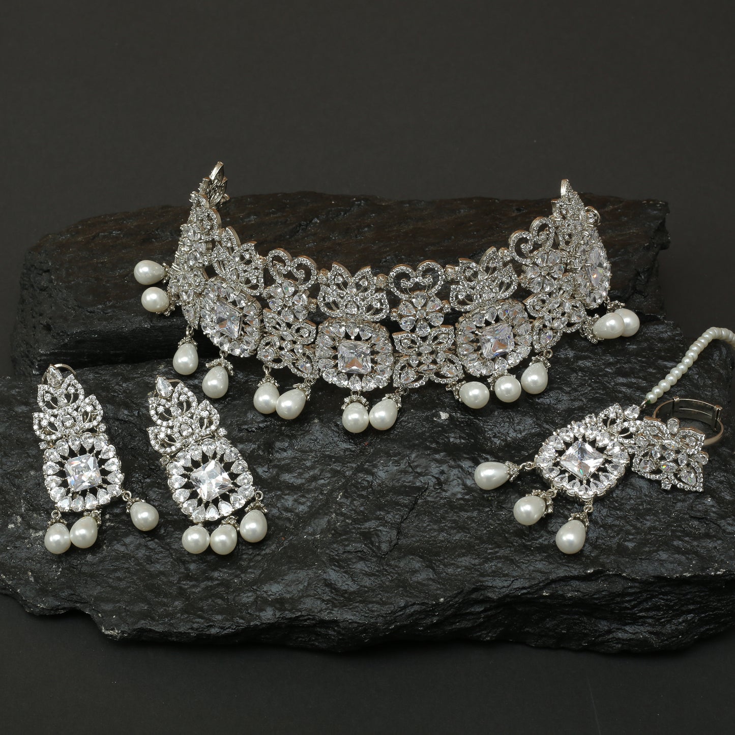 Choker Set WIth Earrings Tika