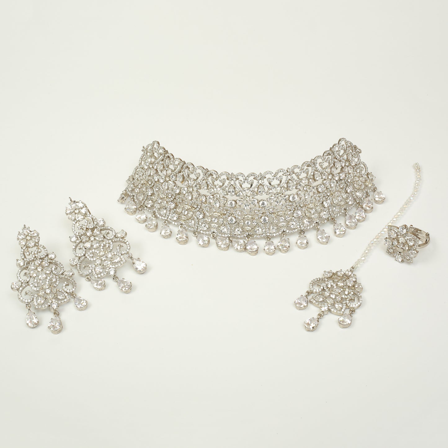Choker Set With Earrings Tika