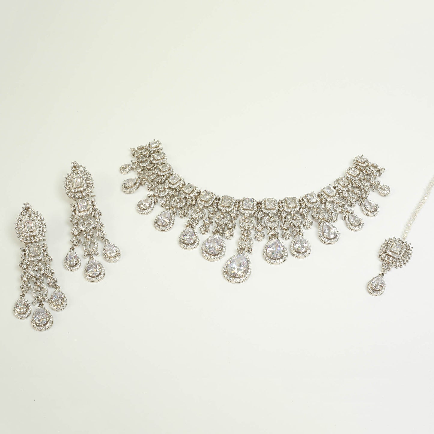 Necklace Set With Earrings and Tika