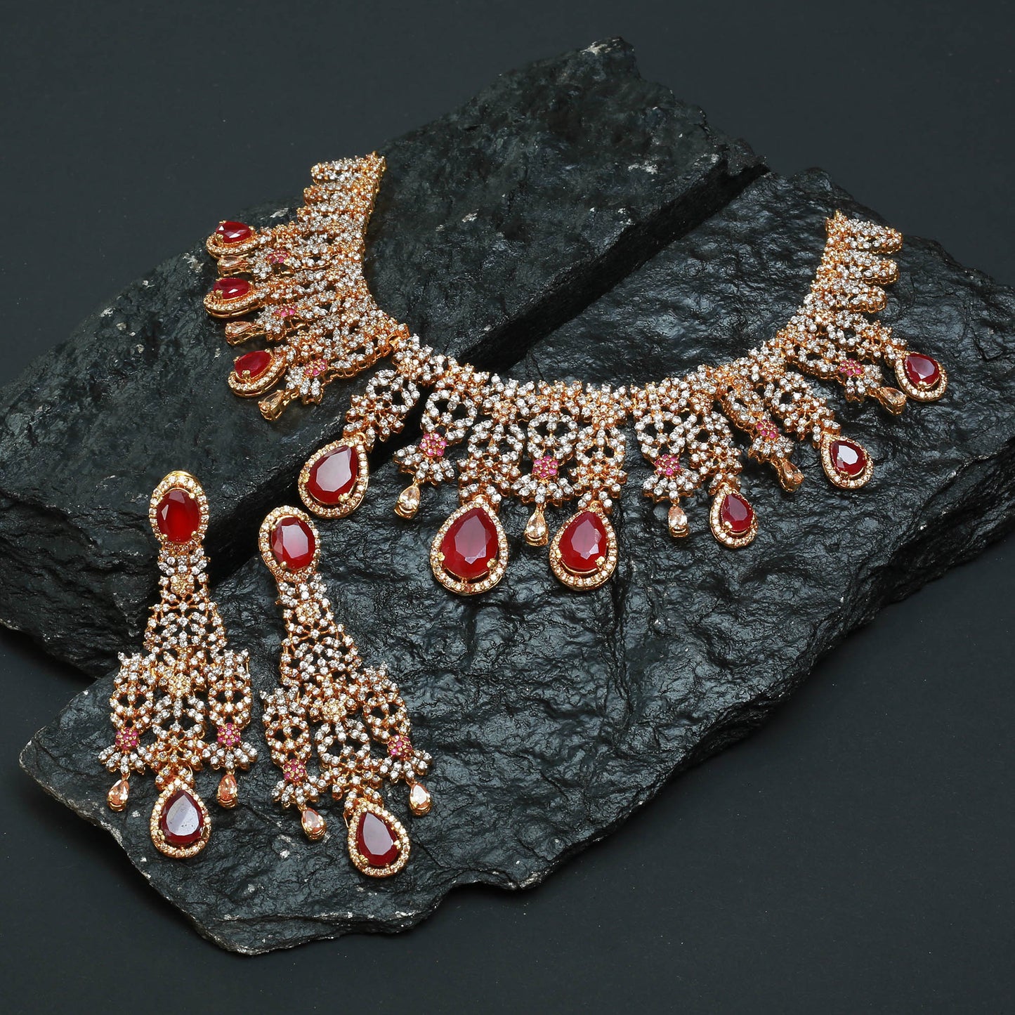 Necklace Set With Earrings and Tika