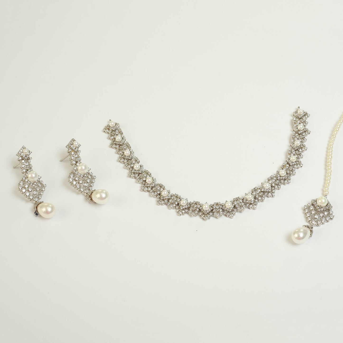 Necklace set With Earrings and Tika