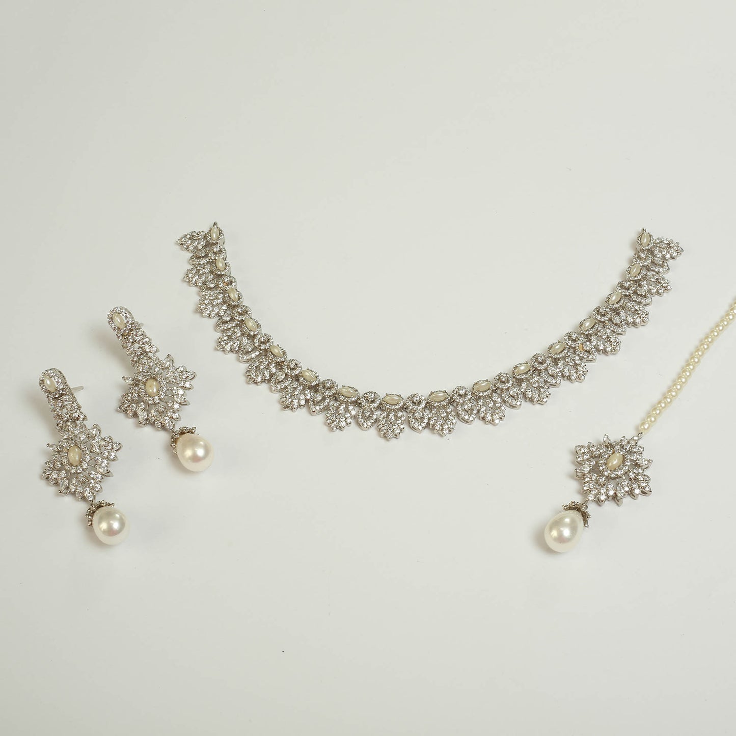 Necklace Set With Earrings and Tika