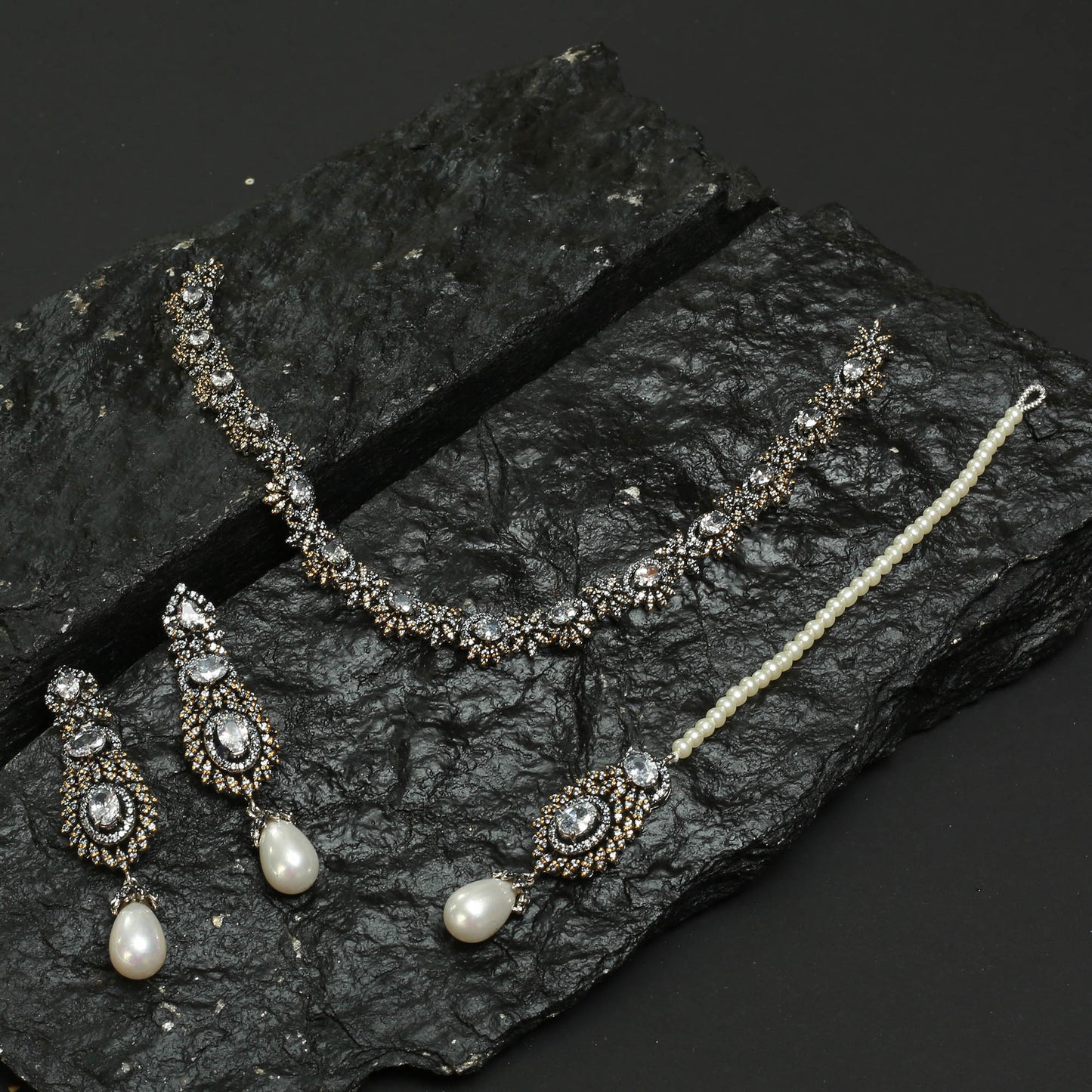 Necklace Set With Earrings,Tika