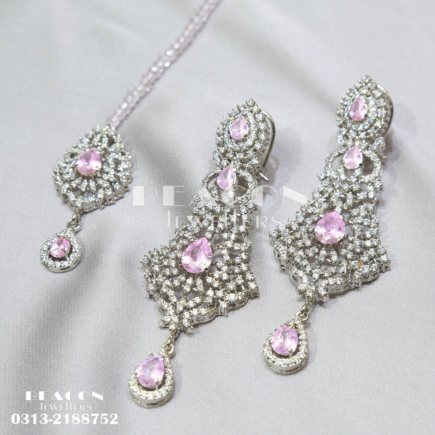 Necklace Set with Tika and Earrings
