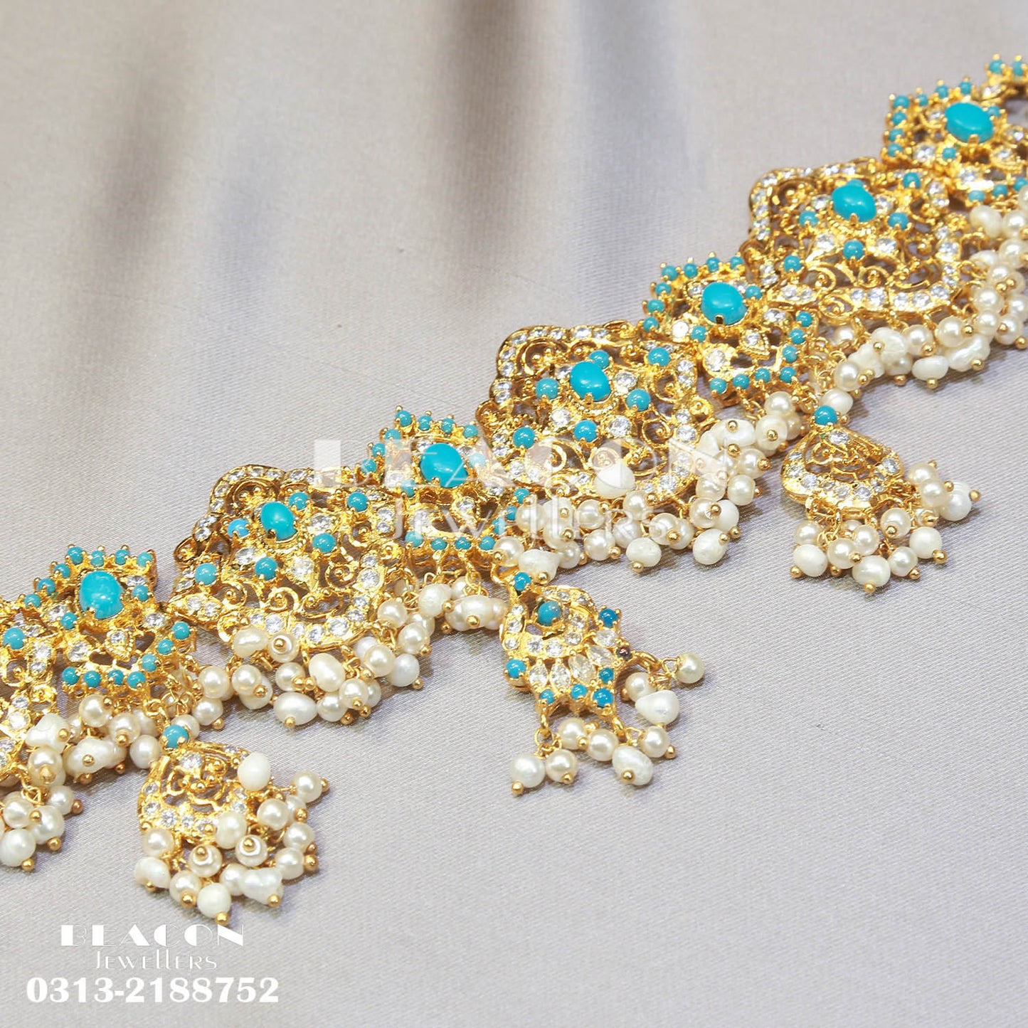 Choker with Bindi and Earrings 07