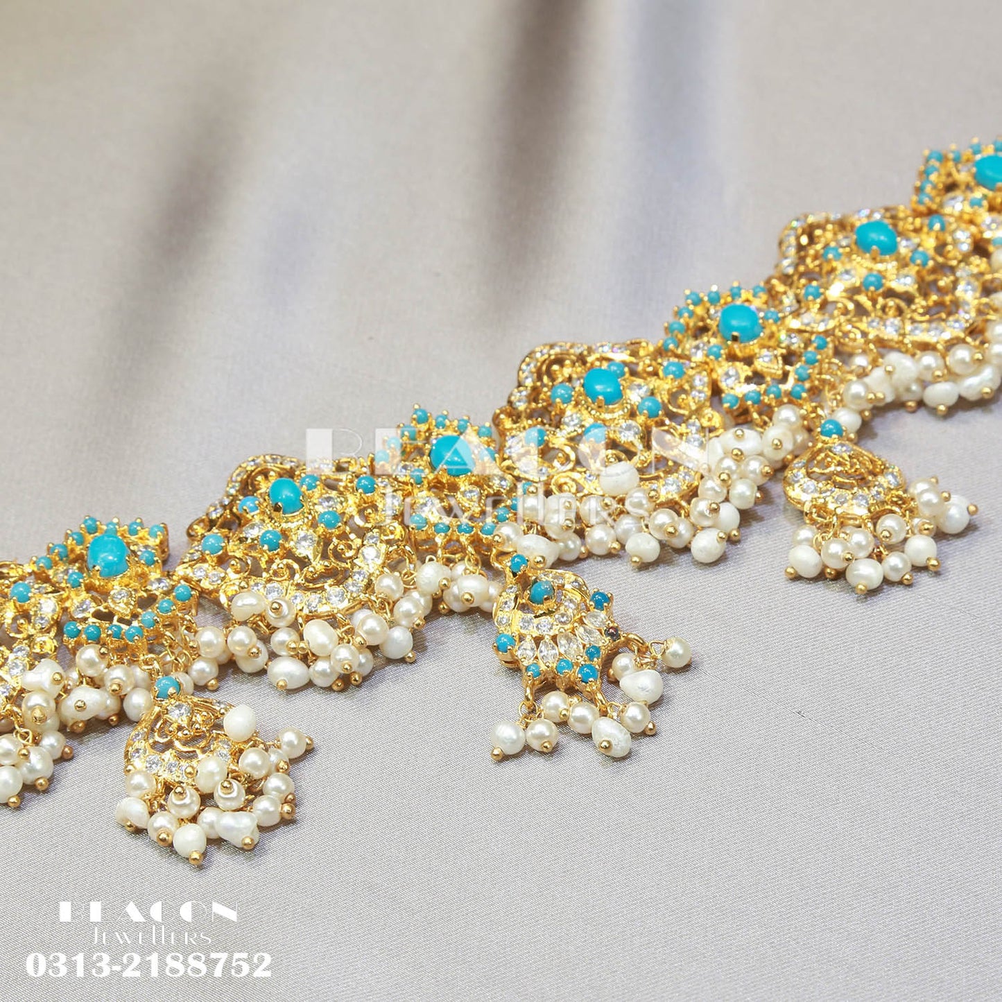 Choker with Bindi and Earrings 07