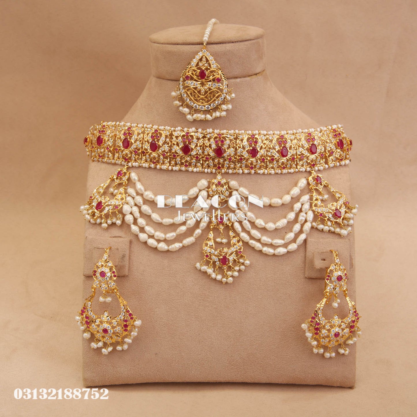 Choker with Bindi and Earrings 17