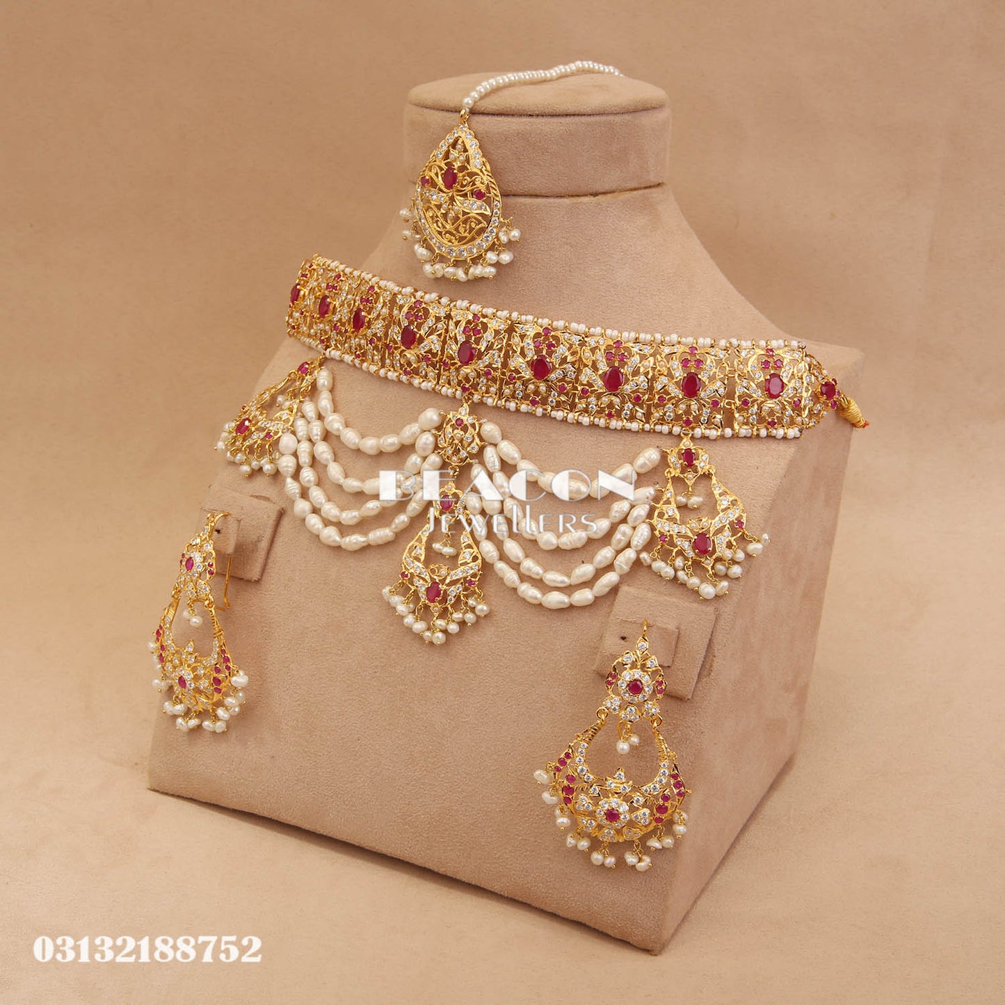 Choker with Bindi and Earrings 17