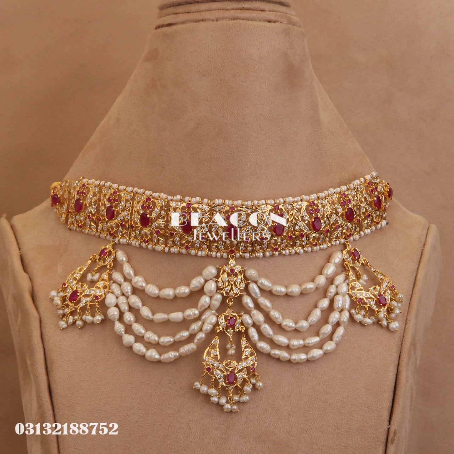 Choker with Bindi and Earrings 17