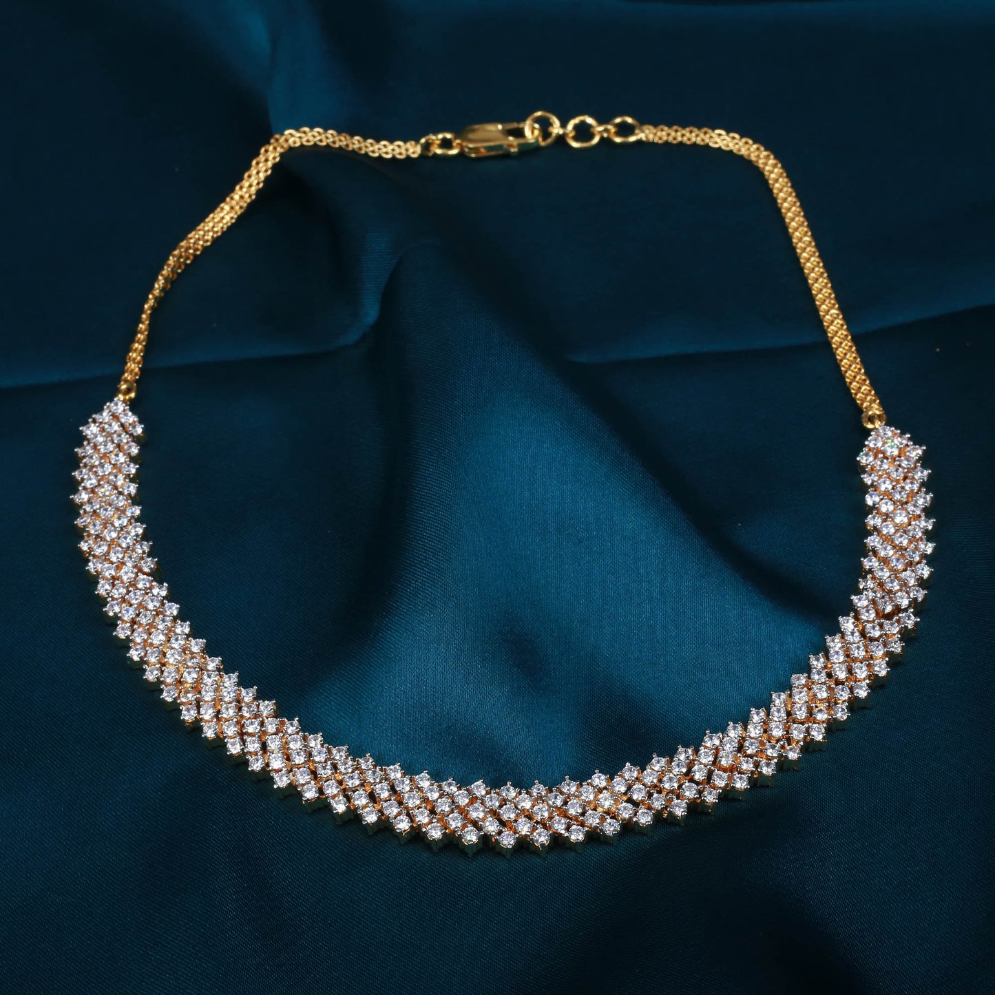 Necklace Set WIth Earrings Tik