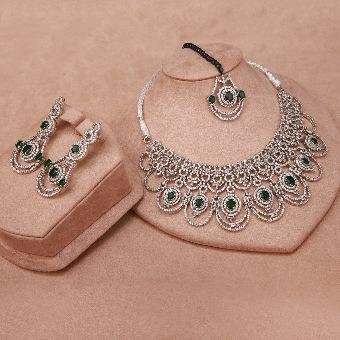 Necklace Set With Earring and Tika