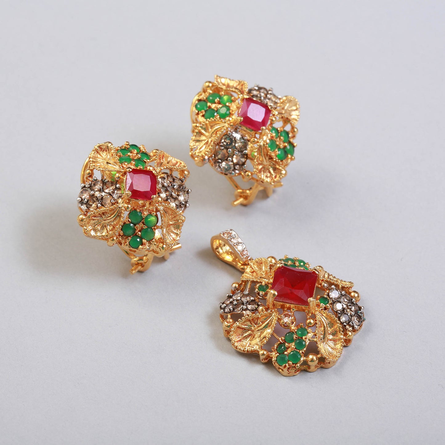 Pendant Set BA1062