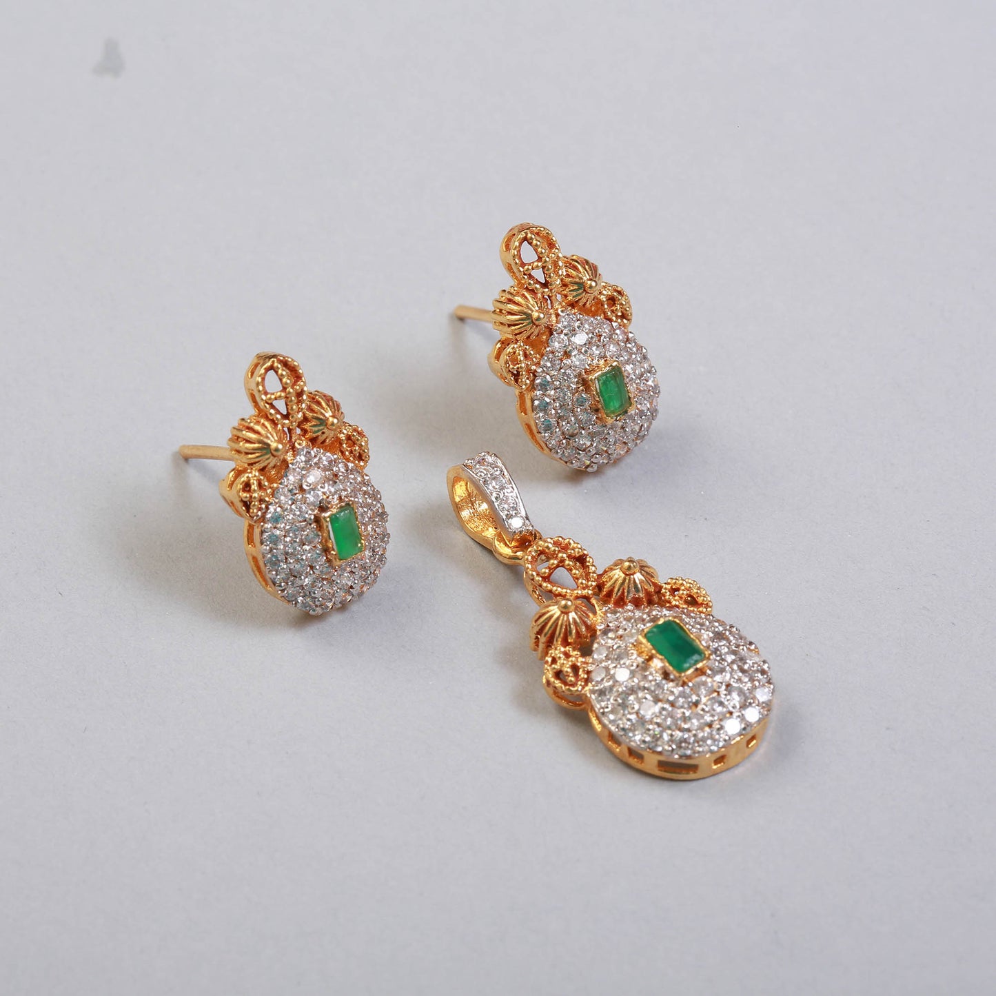 Pendant Set BA1063