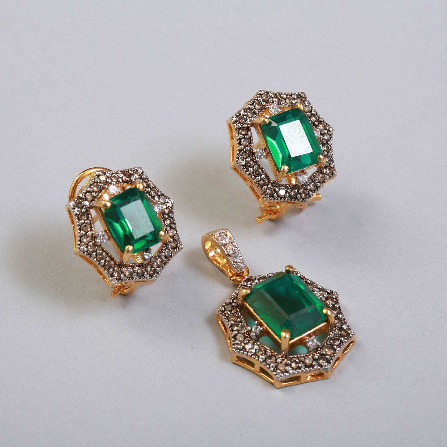 Pendant Set BA1065