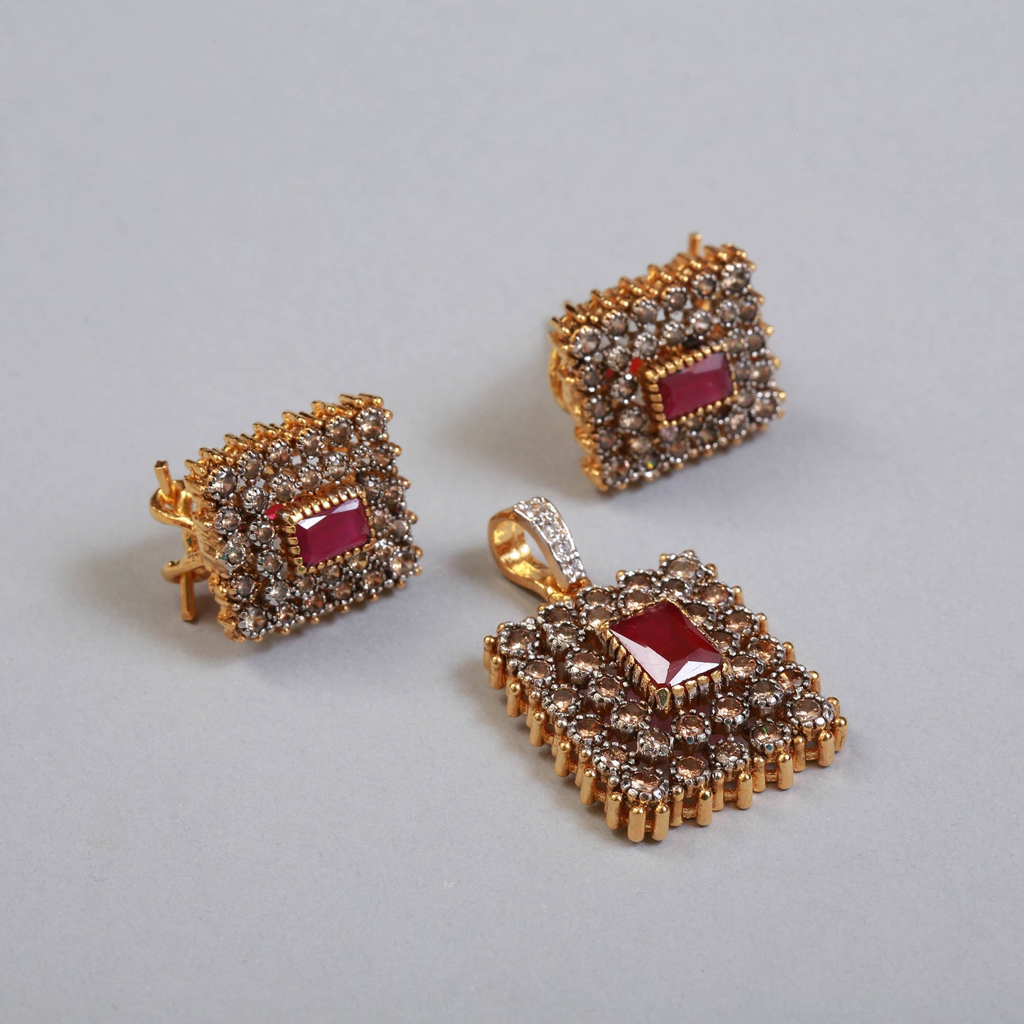 Pendant Set BA1071