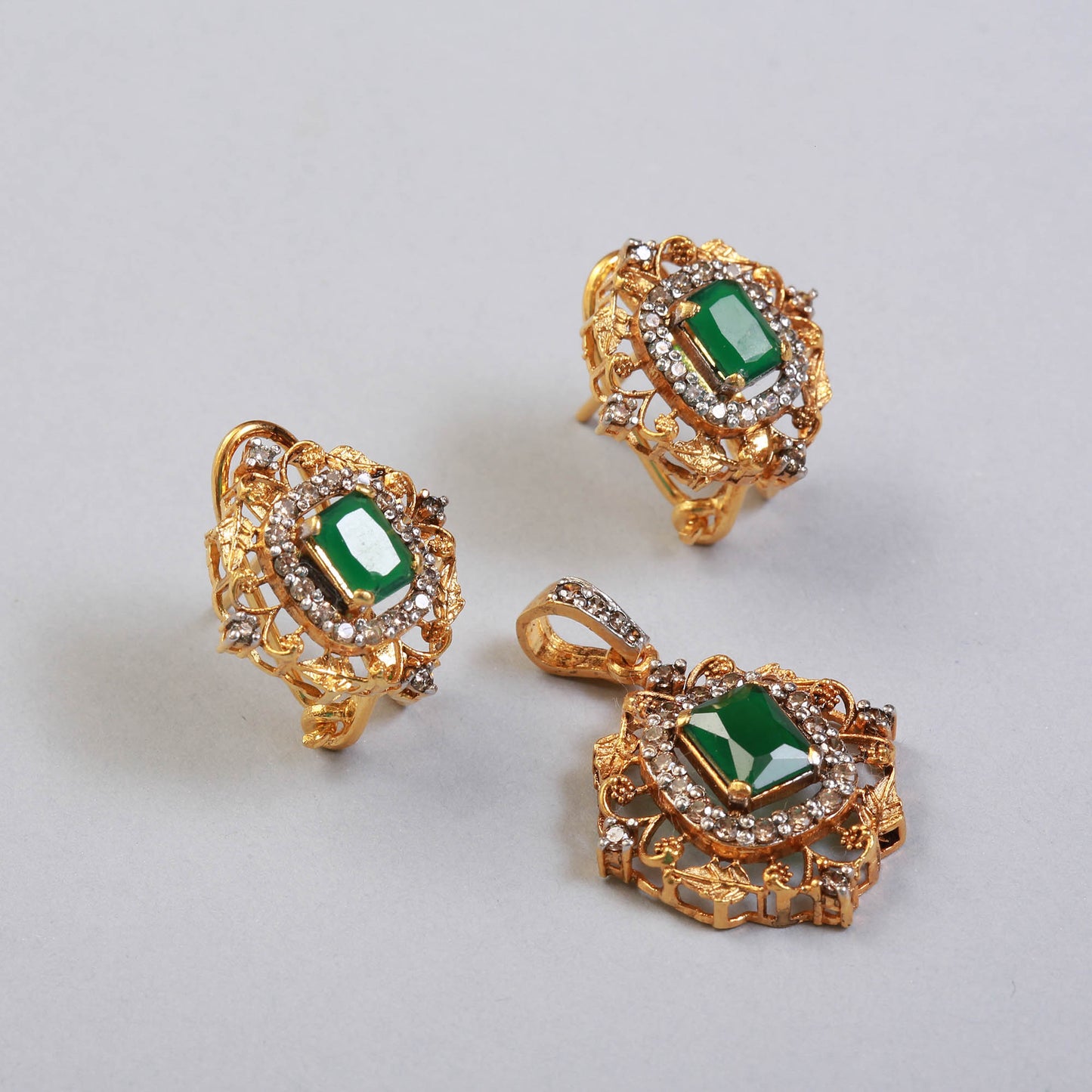 Pendant Set BA1073