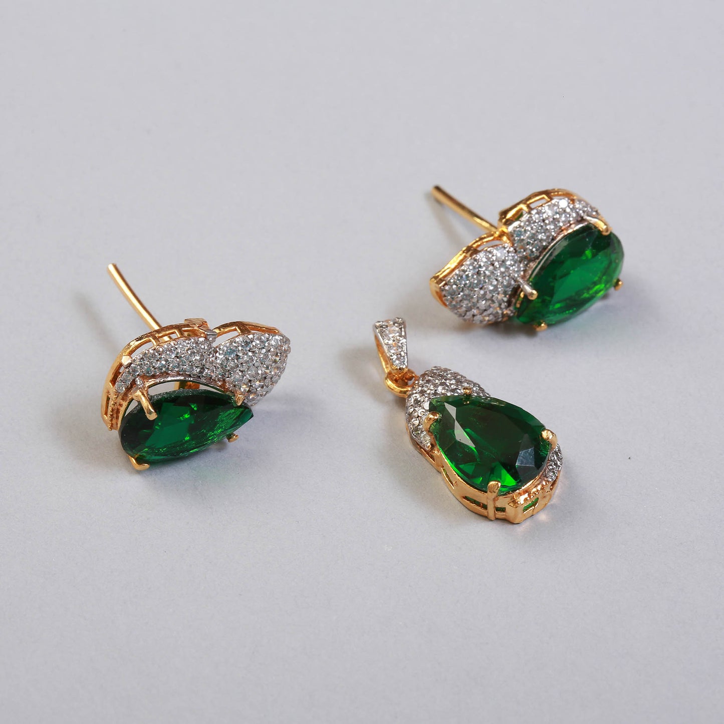 Pendant Set BA1077