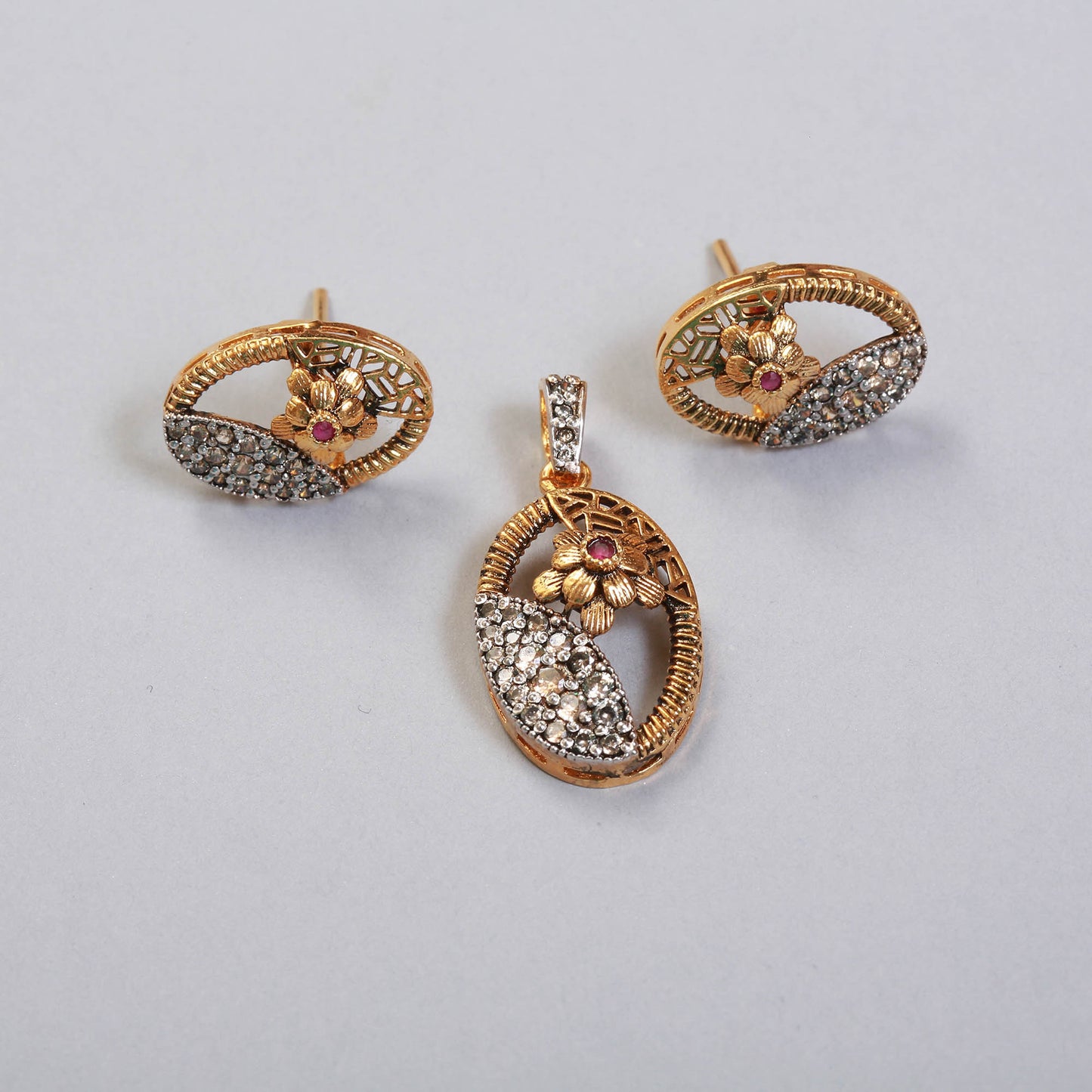 Pendant Set BA1084