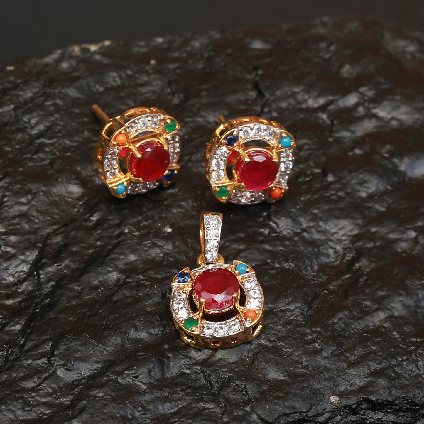 Pendent Set