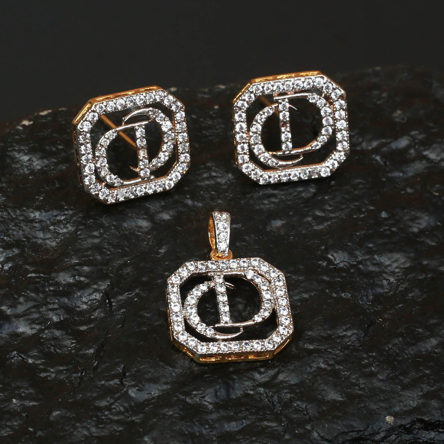 Pendent Set