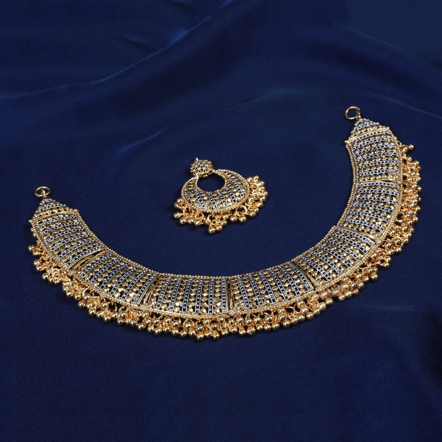 Necklace with Earrings, Tika