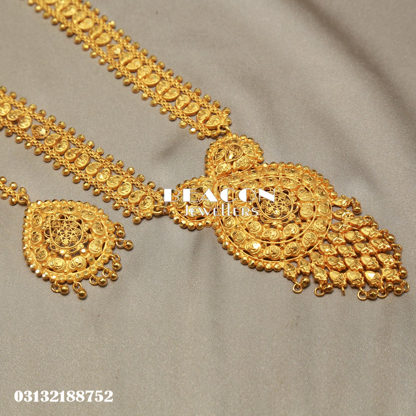 Choker Maala Ring Bindi and Earrings 07