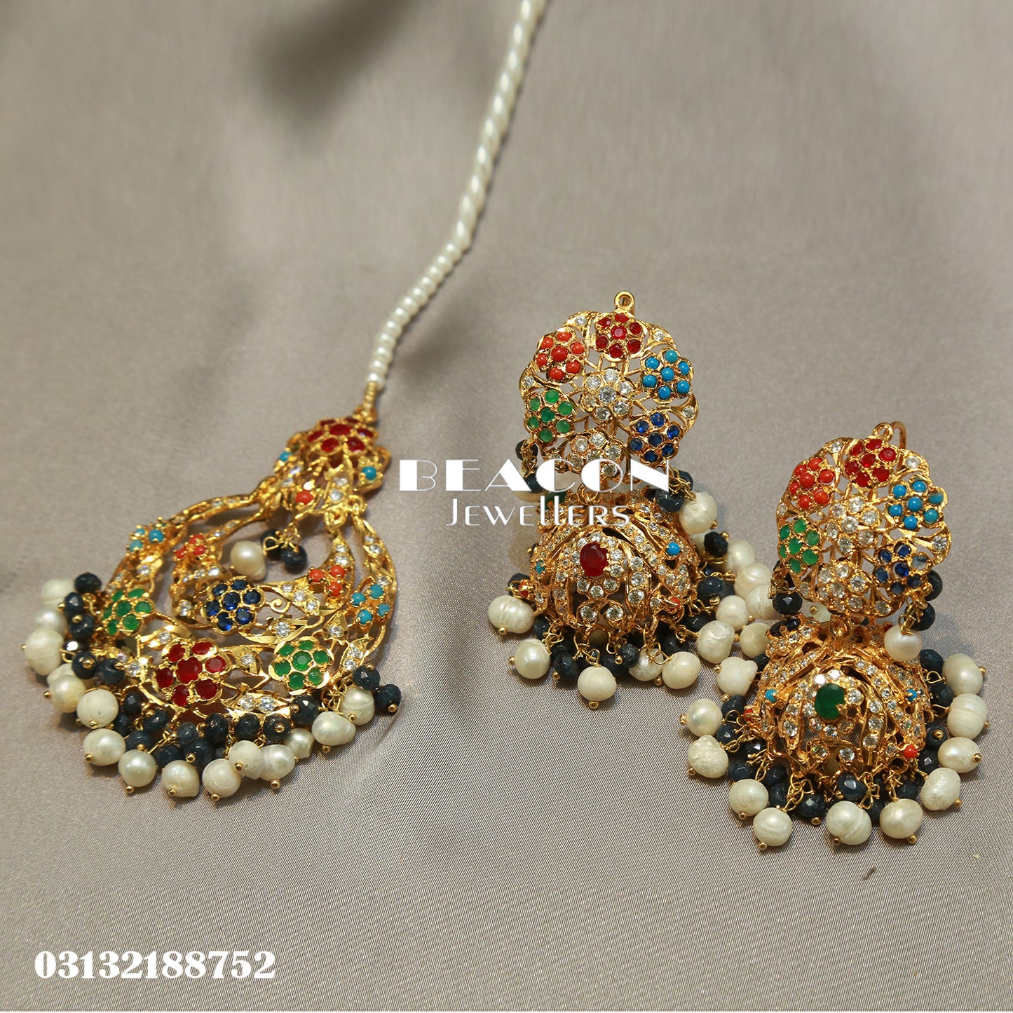 Choker with Bindi and Earrings 05