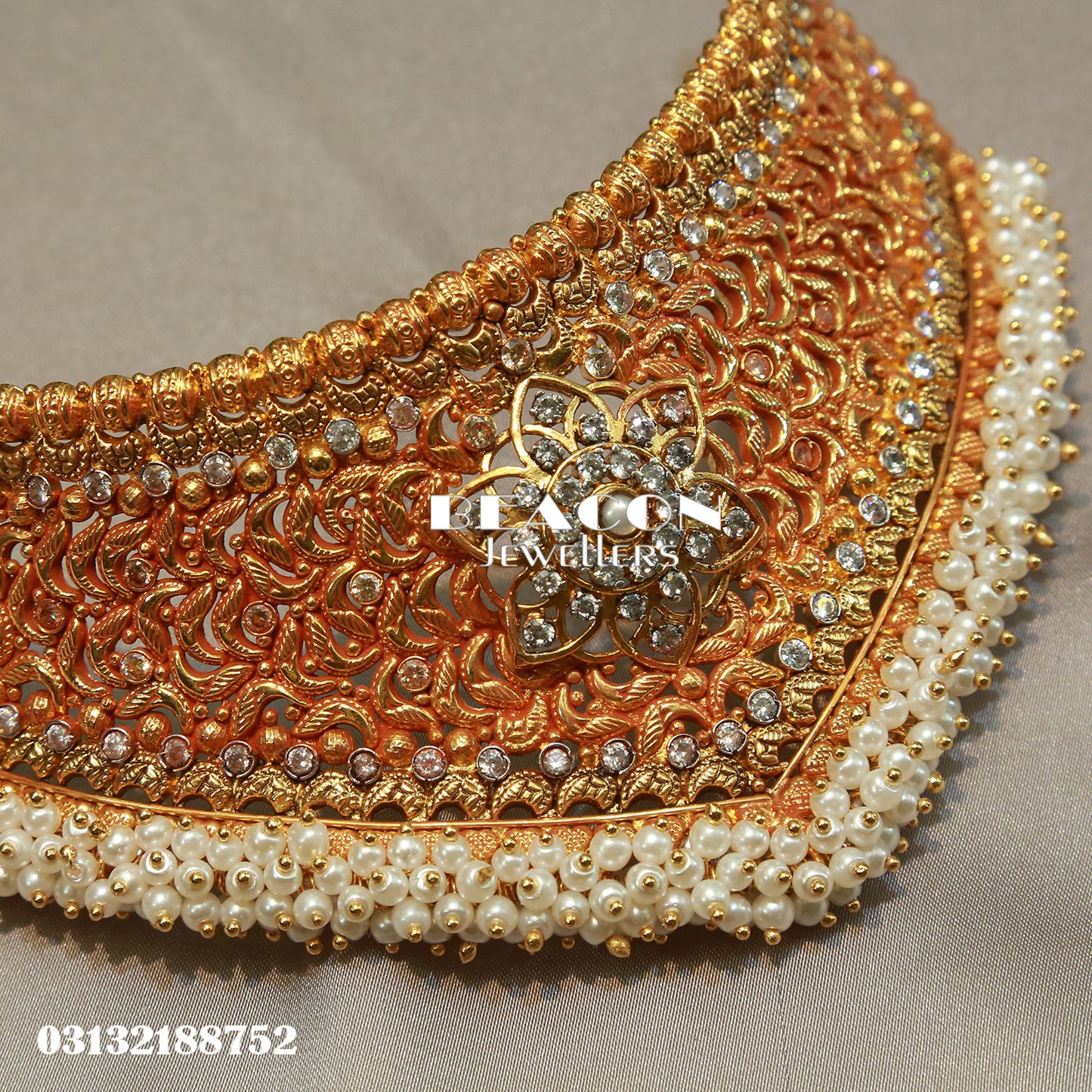 Choker with Bindi and Earrings 06