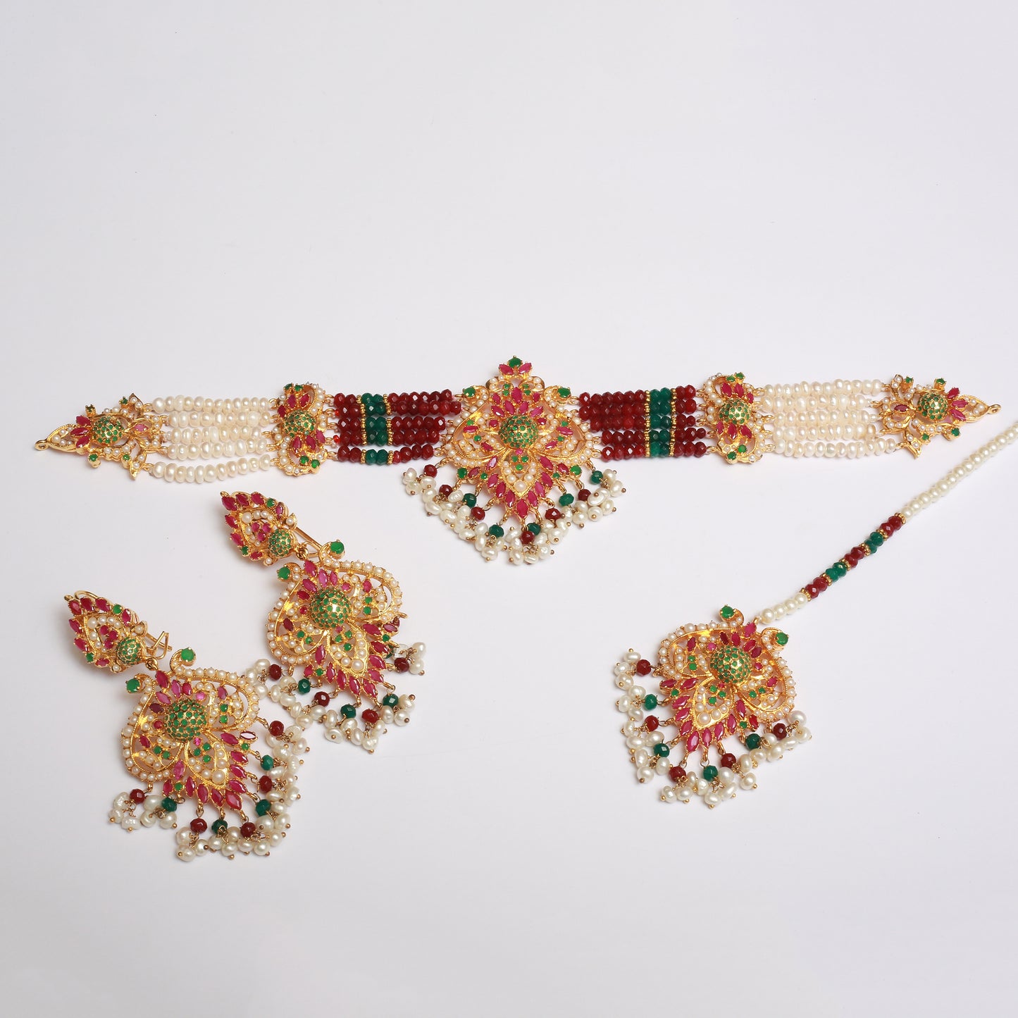 Choker Set With Earrings Tika