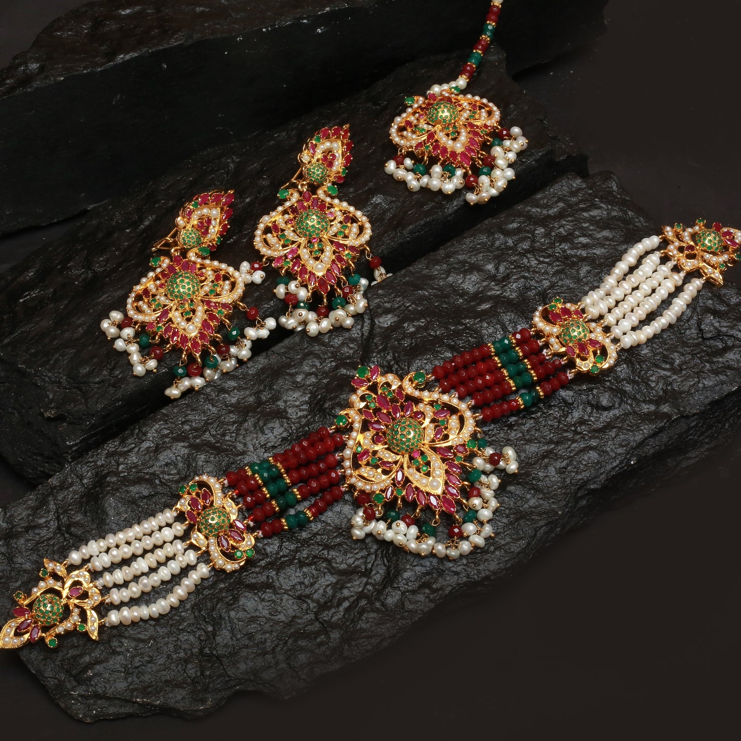 Choker Set With Earrings Tika