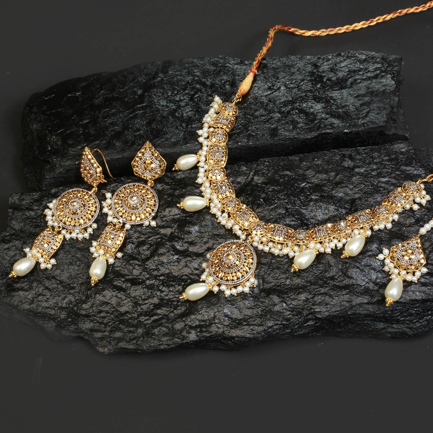 Necklace Set With Earring and Tika.