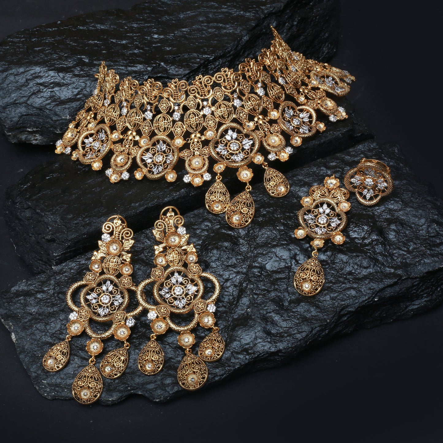 Choker Set With Tika Earrings