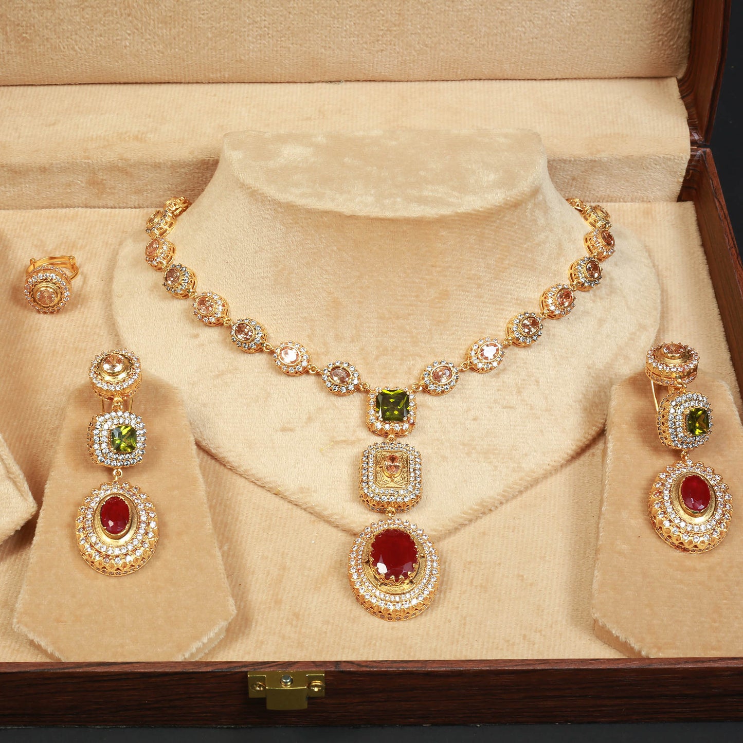 Pendent Set With Earning
