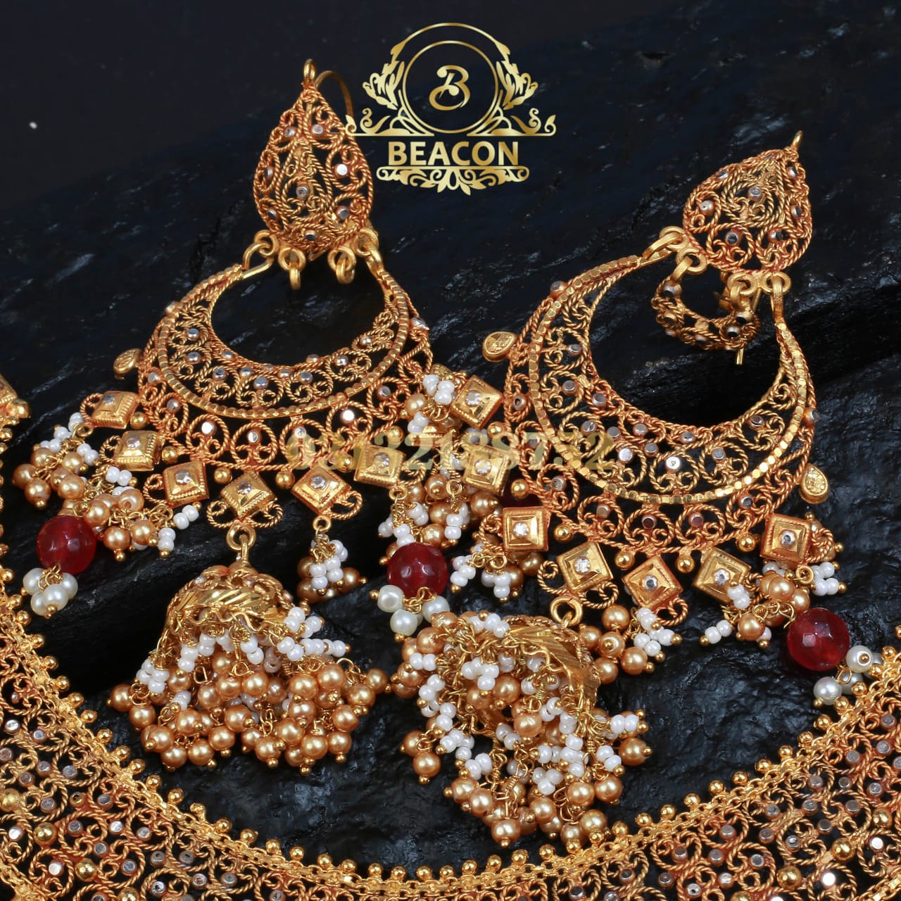 Necklace Set With Earning and Tika