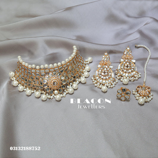 Necklace Set Wth Earrings Tika