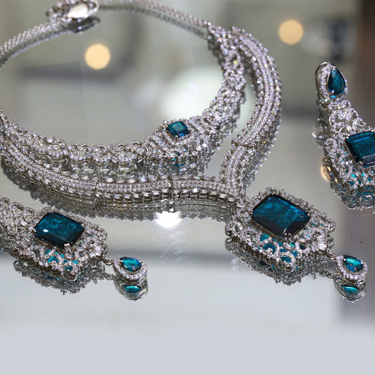 Necklace with Bindi and Earrings 50