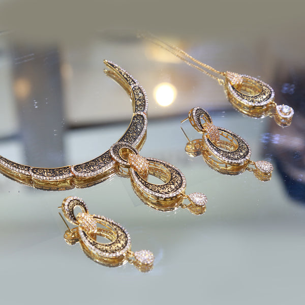 Necklace Set with Tika Earrings