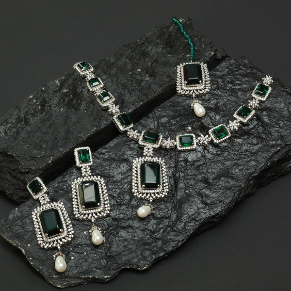 Necklace Set With Earrings and Tika