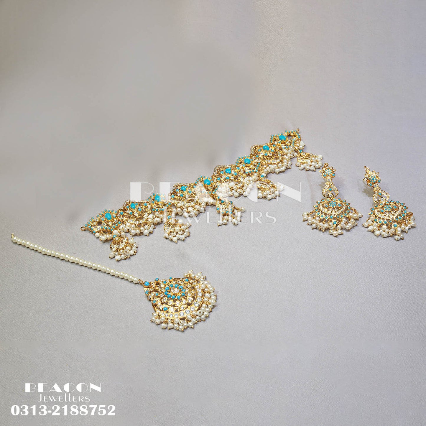 Choker with Bindi and Earrings 07