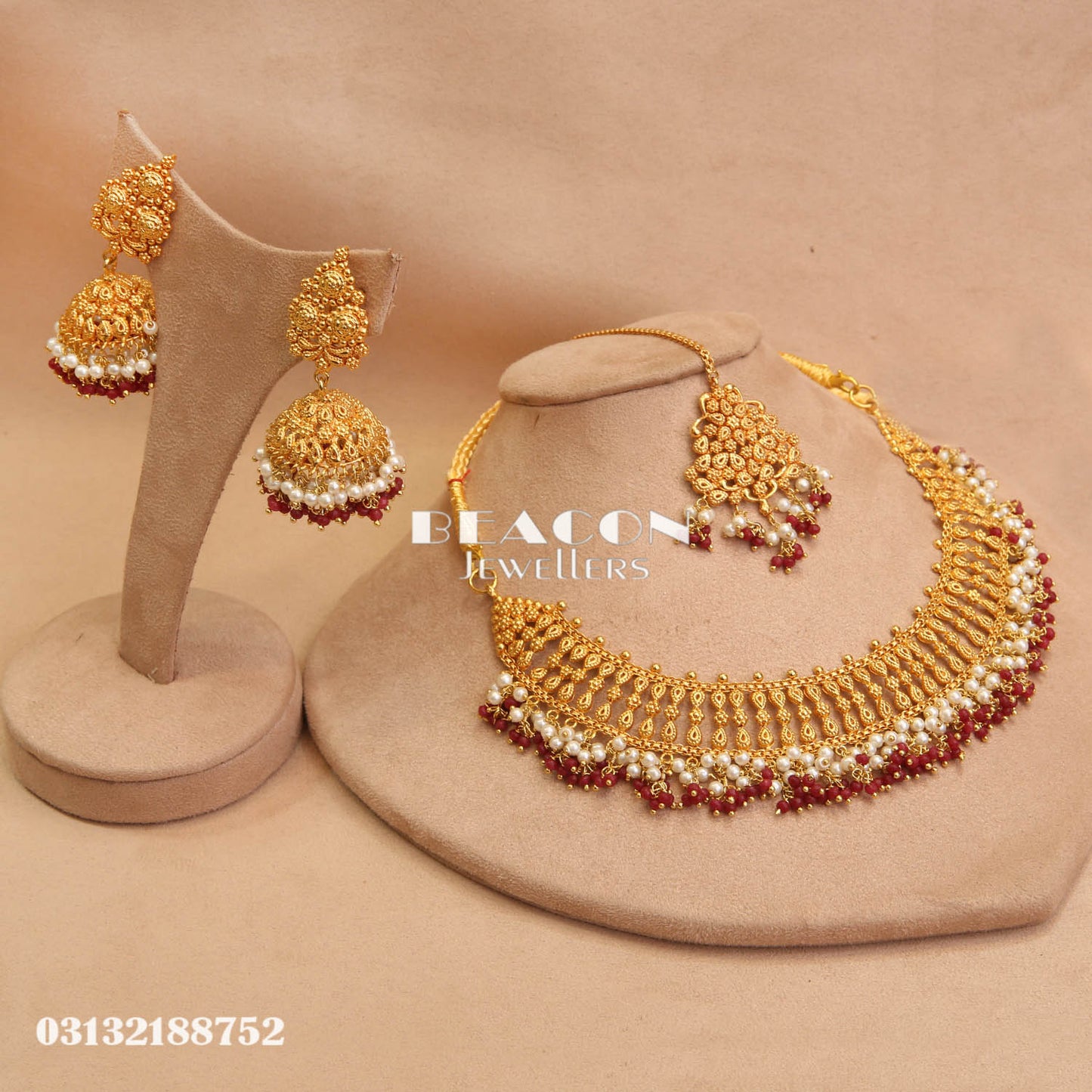 Necklace with Bindi and Earrings 77