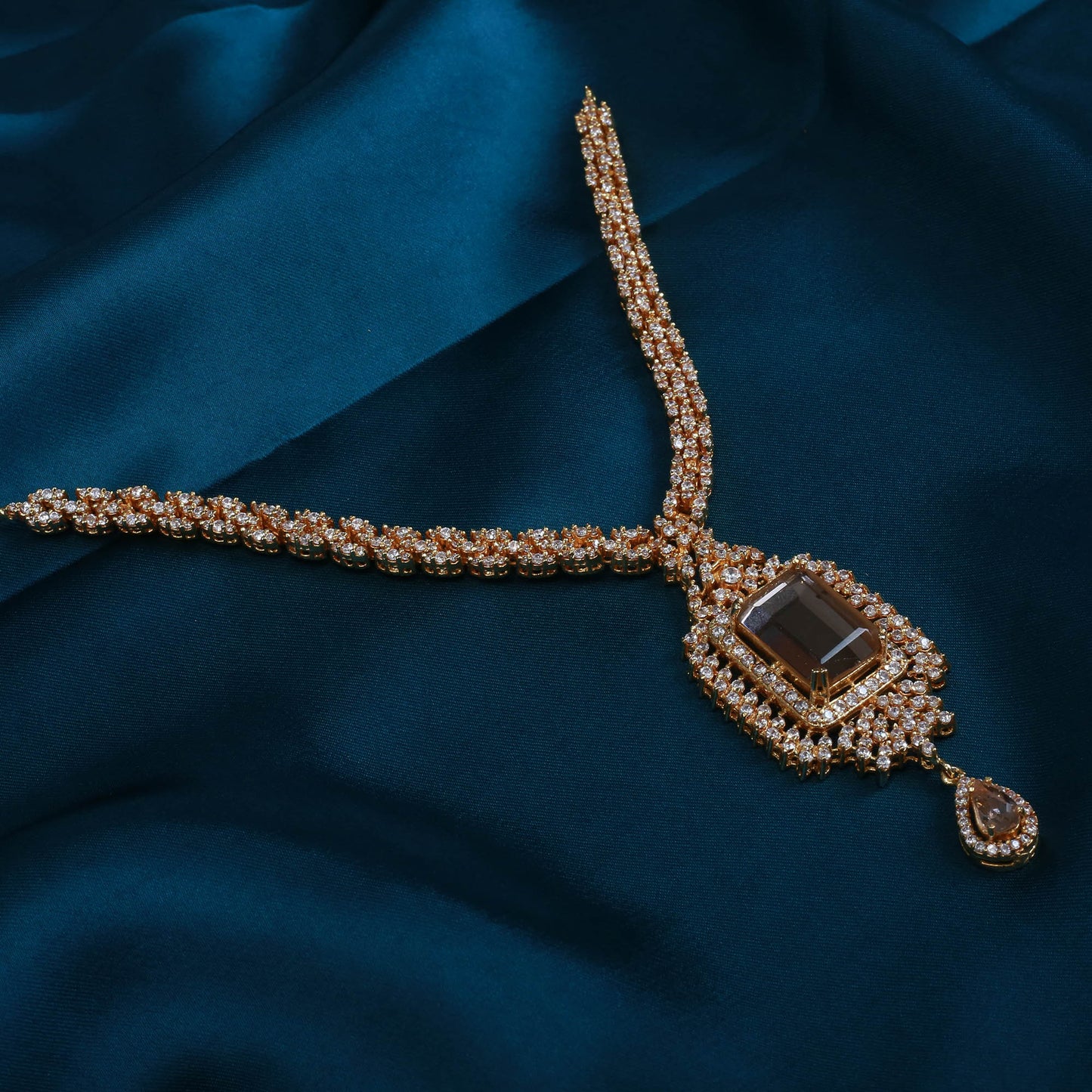 Necklace Set With Earrings Tika