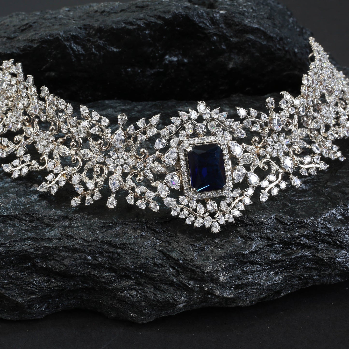 Necklace Set With Earring and Tika