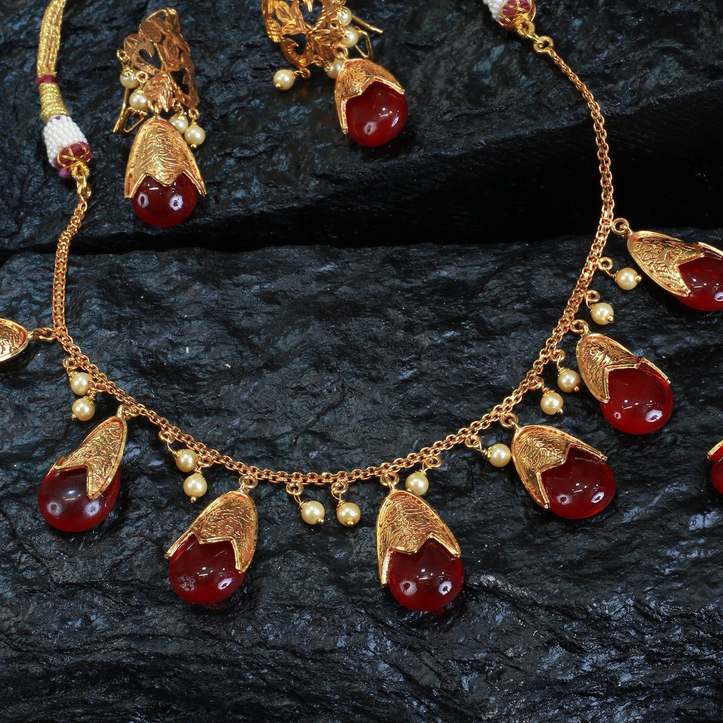 Necklace Set With Earring and Tika