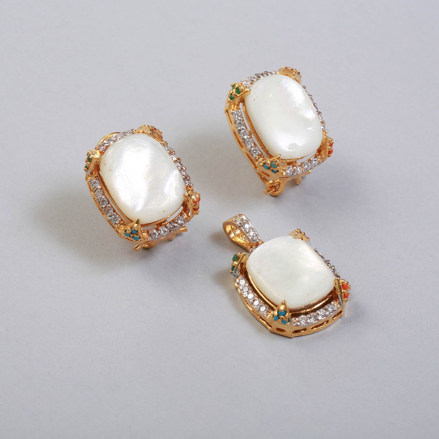 Pendant Set BA1052