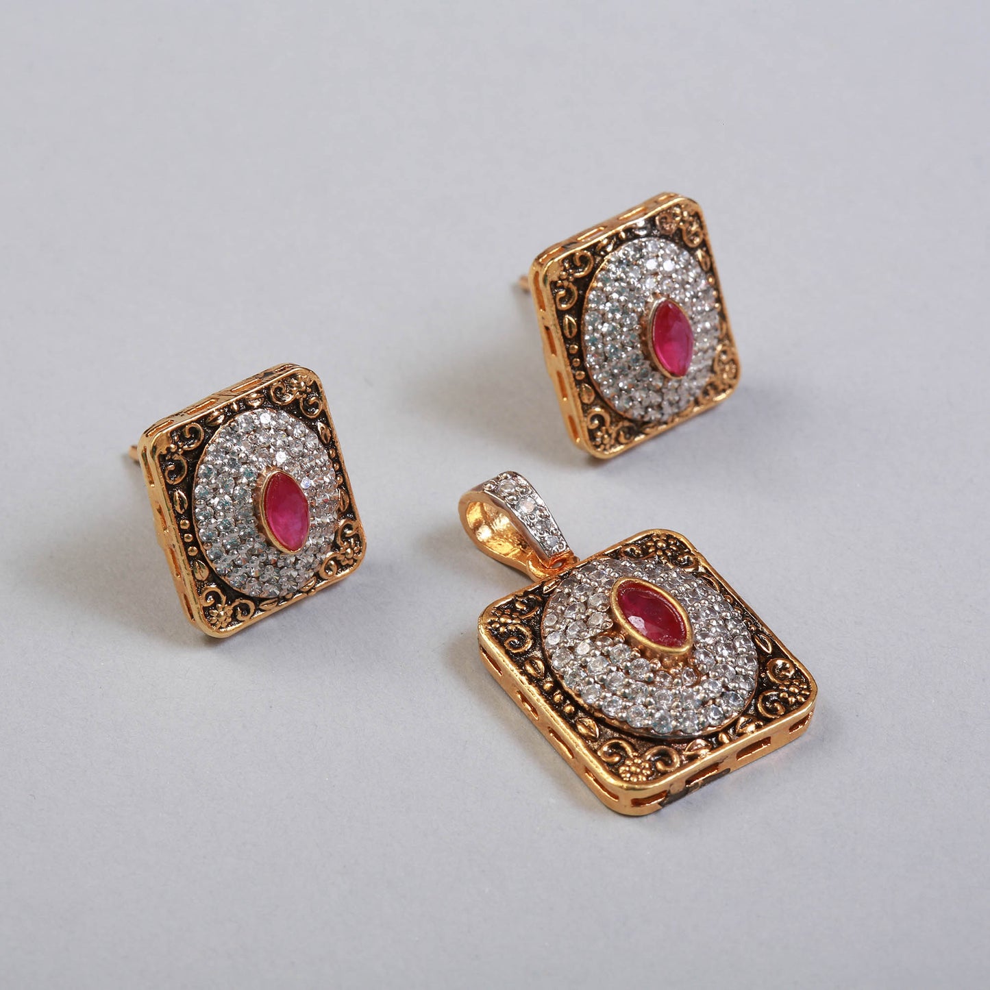 Pendant Set BA1073