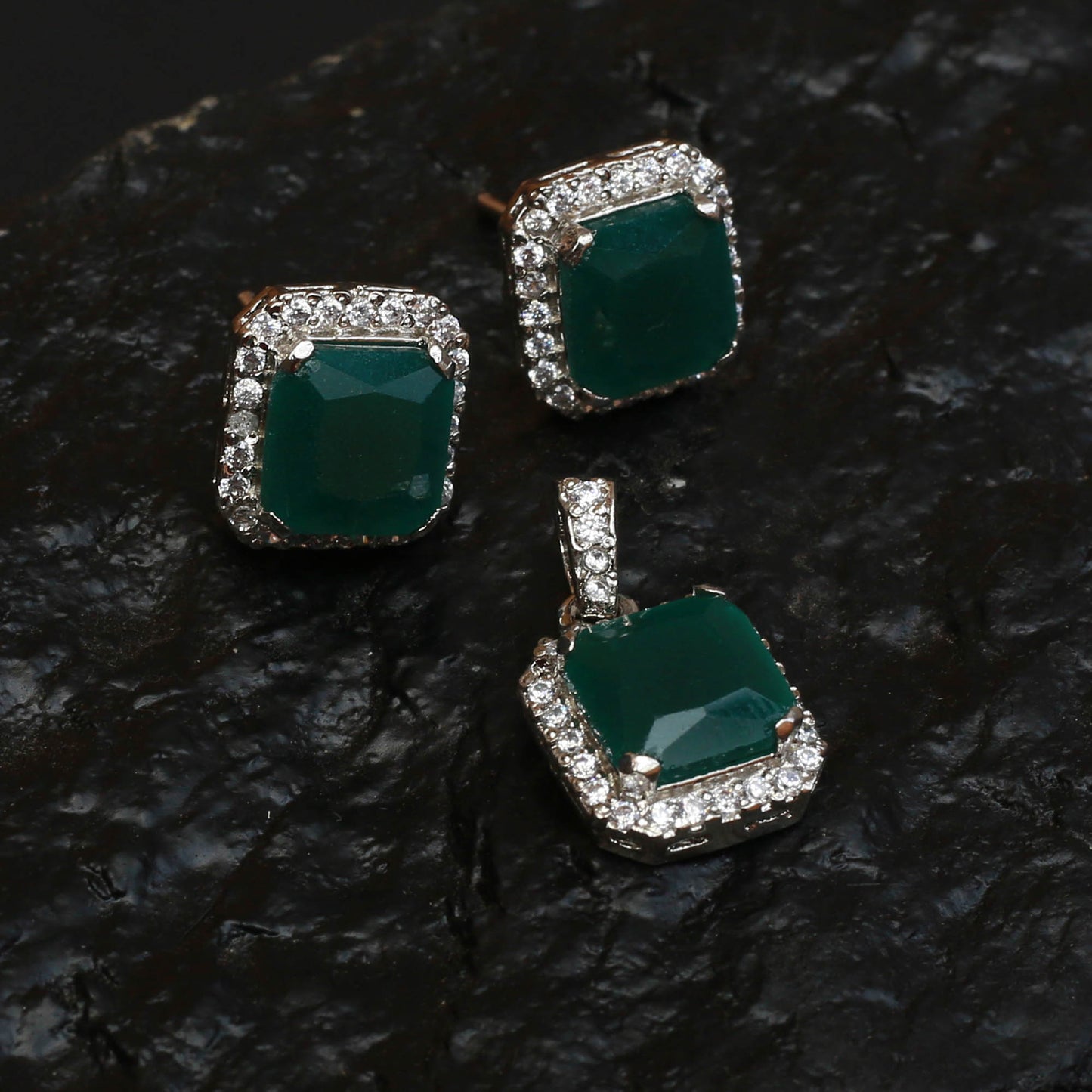 Pendant Set